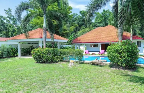 Pa Klok Villa | 3 Bedroom Pool Villa with large walled garden in Paklok