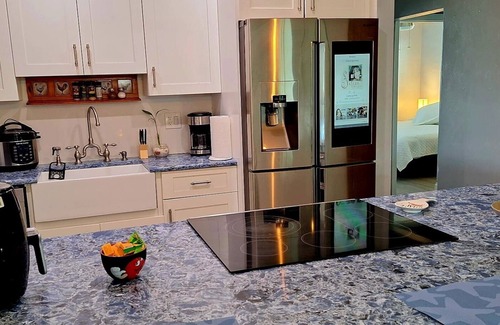 Cutler Bay Apartment | 3-bedroom Private duplex house with WI-FI, Parking ,enjoy a peaceful Getaway