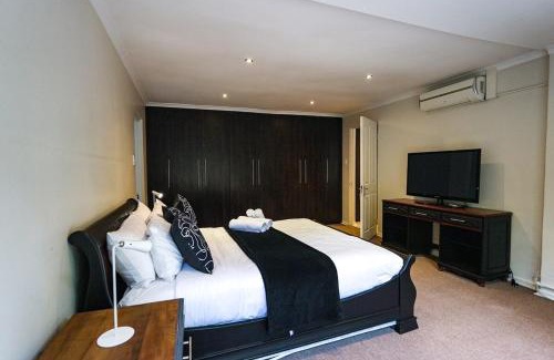 Bloemfontein House | 3 Bedroom private luxury complete house