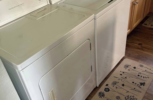 Rock Falls House | 3 bedroom ranch, sleeps 9, with AC,WiFi, and impeccable cleanliness.