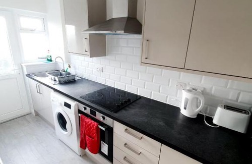 Rayleigh Apartment | 3 Bedroom Rayleigh Apartment