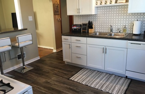 Waterloo House | 3 Bedroom Renovated Retreat!