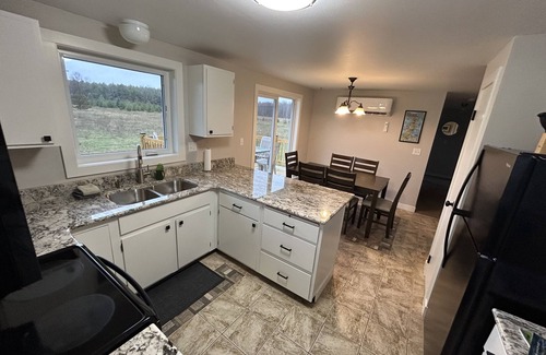 Sturgeon Bay House | 3 Bedroom - Room to park boat! - Close to water & Potawatomi State Park