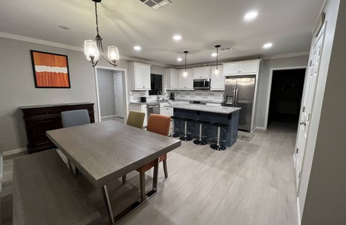 Lafayette House | 3 Bedroom Saint Street/Downtown, Quiet, near everything