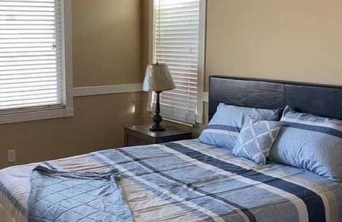 North Natomas Apartment | 3 Bedroom Single family L-573190 by Houzlet