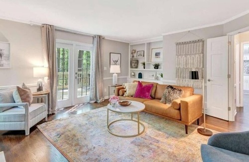 Dunwoody Apartment | 3 Bedroom Single family 129030 by Houzlet