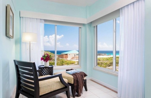Conch Bar Villa | 3-Bedroom Solstice Villa at Dragon Cay Resort