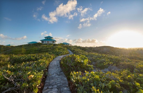 Conch Bar Villa | 3-Bedroom Solstice Villa at Dragon Cay Resort