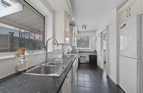 Sunningdale House | 3 Bedroom Spacious Bungalow Sunningdale Lodge Ascot Racecourse