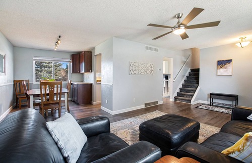 Castle Rock House | 3 Bedroom Spacious Home with Garage and Newer Furnishings!