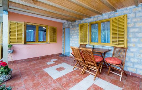 Skradin Apartment | 3 Bedroom Stunning Apartment In Skradin
