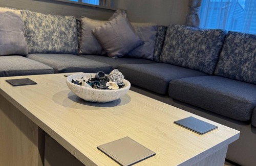 Rhyl Ski Chalet | 3 Bedroom Stunning Caravan Justin