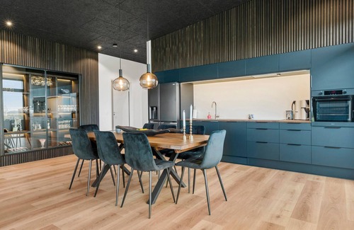 Hjarbæk House | 3 bedroom stunning home in Løgstrup