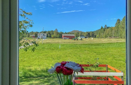 Midsund Municipality House | 3 bedroom stunning home in Fiksdal