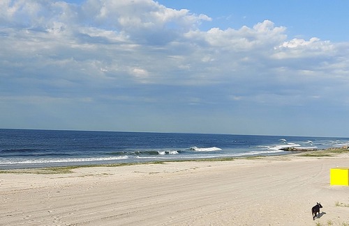 Lido Beach Apartment | 3 bedroom Summer Rental Private Beach
