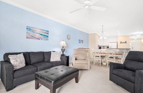 Sunset Island Condo | 3 Bedroom Sunset Island Condo with Outdoor Pool & Private Beach!