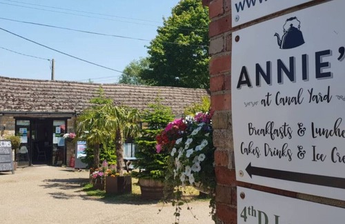 Kidlington Other | 3-Bedroom Swan Cottage, Canal View, Parking,Oxford