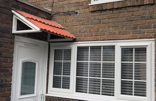 Plumstead House | 3 Bedroom Terrace in Area With Great Transport Connectivity