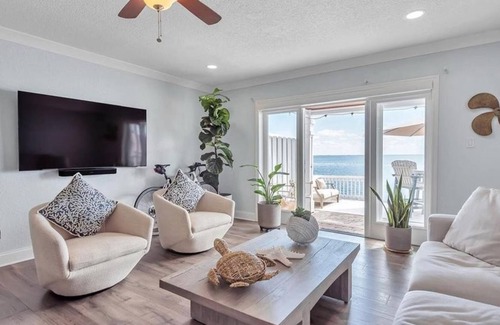 Coquina Key House | 3 Bedroom Townhome 425339 by Houzlet