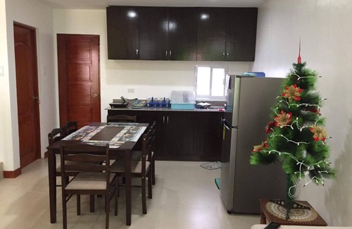 Tagbilaran House | 3 bedroom townhouse with fast wifi and 8 seater SUV car optional