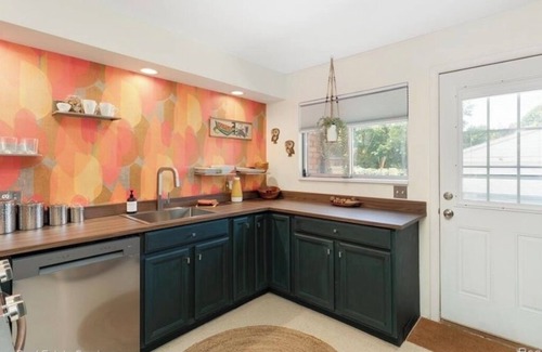 Grosse Pointe House | 3-bedroom townhome in brilliant Grosse Pointe with AC, WiFi Great location,