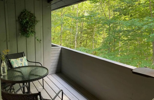 Lincoln House | 3-bedroom townhome across from Loon Mtn in brilliant Lincoln w/Fireplace & WiFi