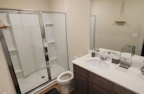 East Point House | 3-bedroom townhome in charming East Point close to airport with WiFi, AC