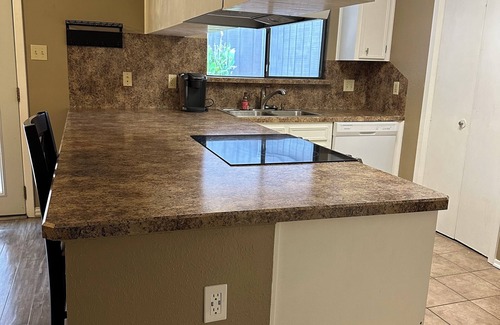 Huntsville House | 3-bedroom townhome in charming Huntsville with AC, WiFi. minutes from SHSU