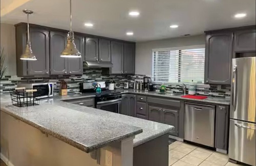 Modesto House | 3-bedroom townhome in tranquil Modesto with AC