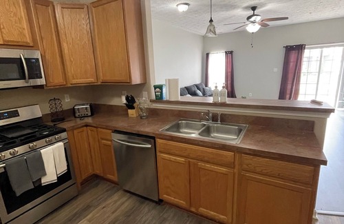 Delmar House | 3-bedroom townhome in tranquil Delmar with WiFi, AC. Relax and unwind