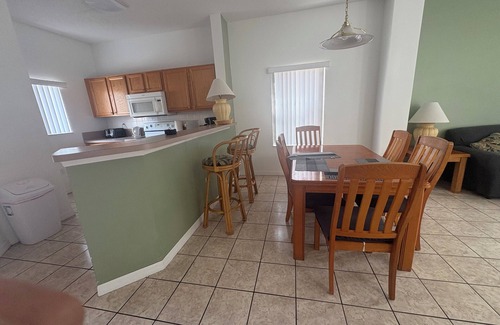 Crystal Cove House | 3-bedroom townhome in wonderful Kissimmee with fitness room, AC
