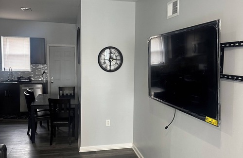 South Philadelphia House | 3-bedroom townhome in welcoming Philadelphia with AC, WiFi, fitness room