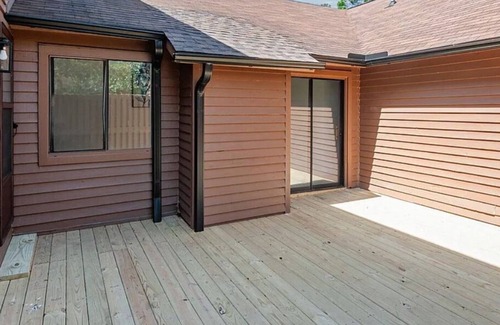 Goldrock House | 3-bedroom townhome in Rocky Mount with AC, WiFi