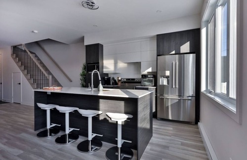 Mirabel House | 3 Bedroom Townhouse in Mirabel
