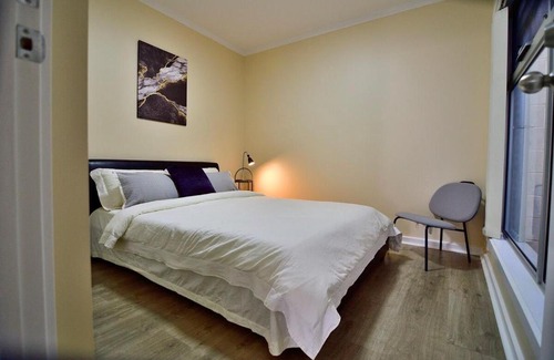 Adelaide Central Business District House | 3-Bedroom Townhouse in Heart of Adelaide with Parking