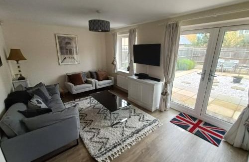 Bicester House | 3 bedroom townhouse near Bicester Village
