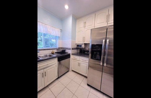 Paradise Island House | 3 Bedroom* Townhouse on Paradise Island - Walk to Atlantis & Beach
