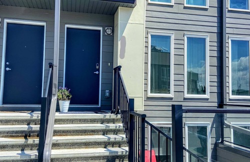Seton House | 3 bedroom Townhouse Rooftop Patio & AC