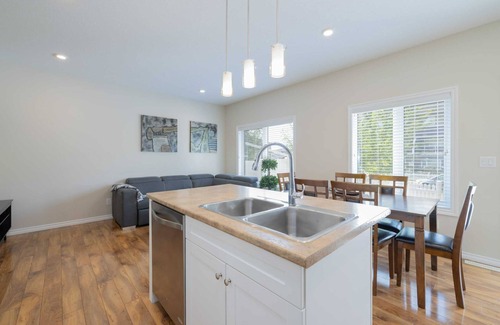 Saskatoon House | 3 Bedroom Townhouse Stonebridge
