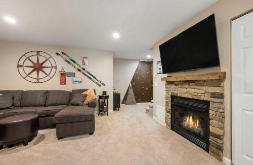 Ellicottville House | 3 Bedroom Townhouse Across from HoliMont