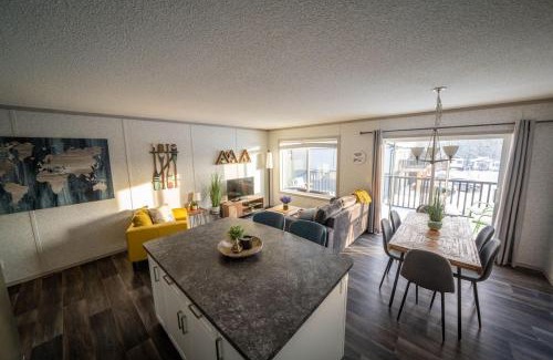 East Kootenay Apartment | 3 Bedroom Townhouse with Mountain Views, Large Deck, Garage