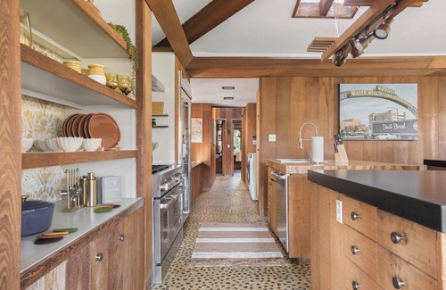 La Loma House | 3 Bedroom Tree-House on Stilts!