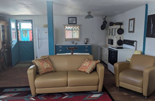 Dragoon House | 3 bedroom, unique vintage private house with beautiful, peaceful mountain views