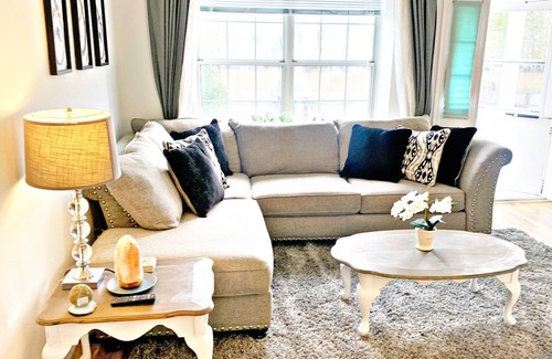 Cologne House | 3 bedroom Upscale Townhouse (near Atlantic City)