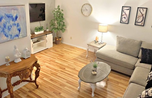 Cologne House | 3 bedroom Upscale Townhouse (near Atlantic City)