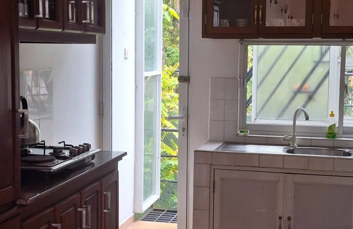 Ilukgoda Apartment | 3-bedroom upstairs apartment, Retreat for families and small groups. Nugegoda