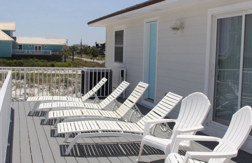 Toilla Segunda House | 3-bedroom vacation home steps to Pensacola Beach Beaches