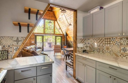 Strawberry House | 3-bedroom vacation home near Stanislaus National Forest
