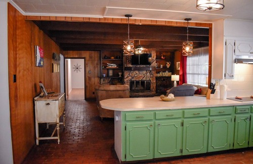 Lafayette House | 3-bedroom vacation home 6 minutes from University of Louisiana at Lafayette
