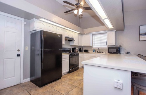 Sunrise Manor House | 3-bedroom vacation home just 8 minutes drive to Fremont Street